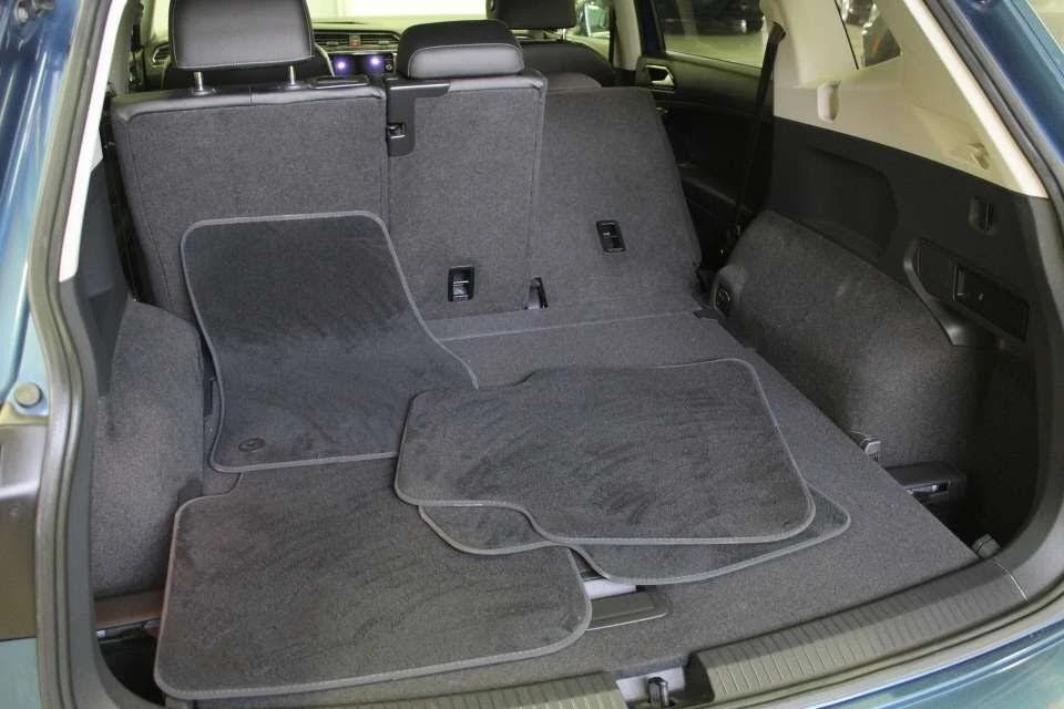 VW Tiguan Comfortline* 4Motion* АвтоКредит* (ЦЕНА ДО БГ), снимка 14 - Автомобили и джипове - 54137888