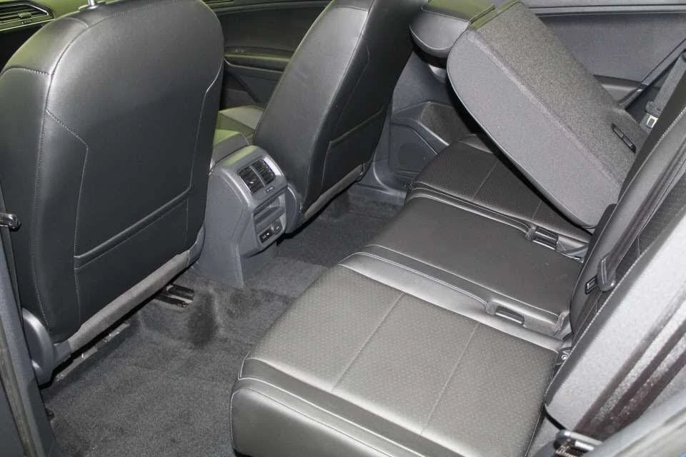 VW Tiguan Comfortline* 4Motion* АвтоКредит* (ЦЕНА ДО БГ), снимка 15 - Автомобили и джипове - 54137888