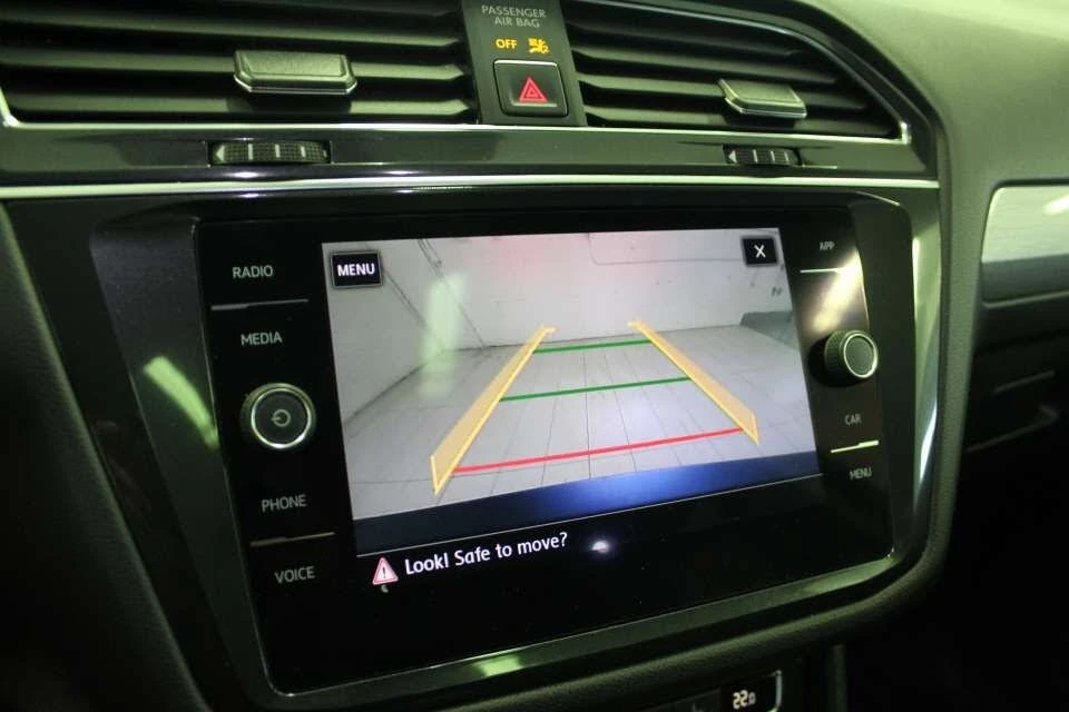 VW Tiguan Comfortline* 4Motion* АвтоКредит* (ЦЕНА ДО БГ), снимка 8 - Автомобили и джипове - 54137888