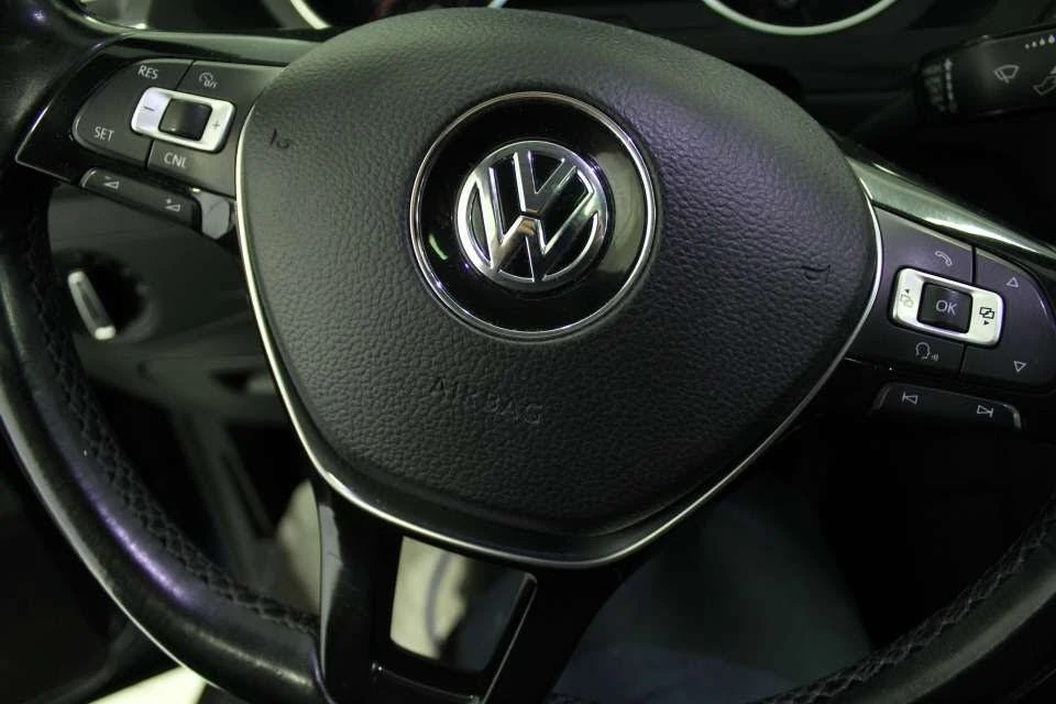 VW Tiguan Comfortline* 4Motion* АвтоКредит* (ЦЕНА ДО БГ), снимка 10 - Автомобили и джипове - 54137888