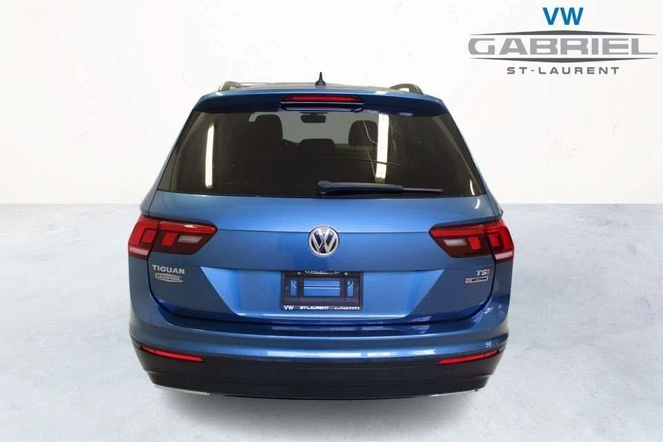 VW Tiguan Comfortline* 4Motion* АвтоКредит* (ЦЕНА ДО БГ), снимка 4 - Автомобили и джипове - 54137888