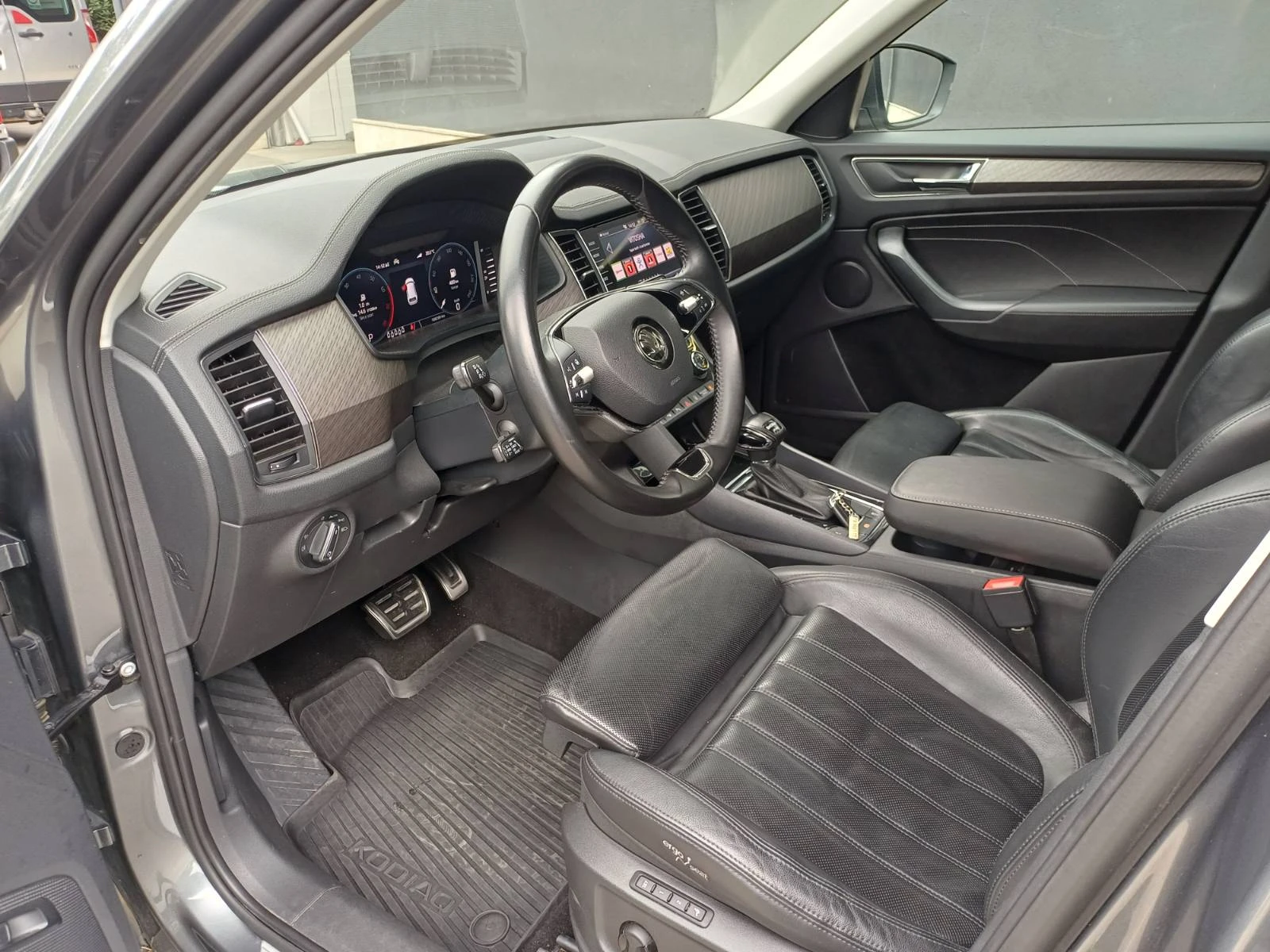 Skoda Kodiaq 2.0 TSI, снимка 10 - Автомобили и джипове - 54456925