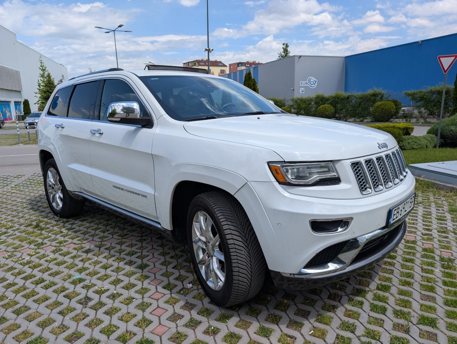 Jeep Grand cherokee 5.7 summit , снимка 2 - Автомобили и джипове - 54574398