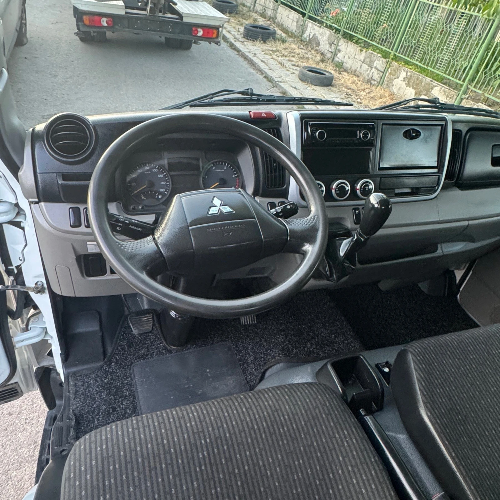 Mitsubishi Canter 3.0-130hp-EVRO 6-82000КМ-НОВ ВНОС ОТ ИТАЛИЯ - изображение 9