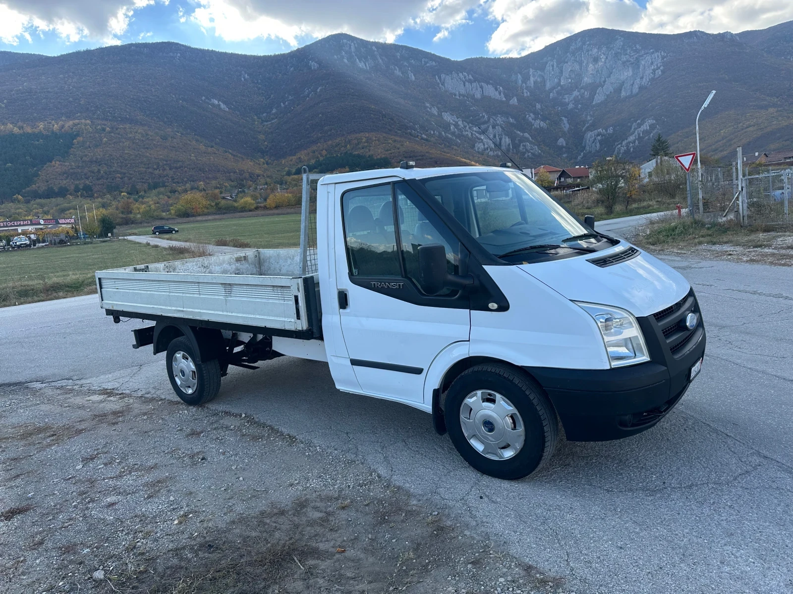 Ford Transit T350 2.4d 140к.с. 6ск, 114х реални км, Швейцария! - изображение 8