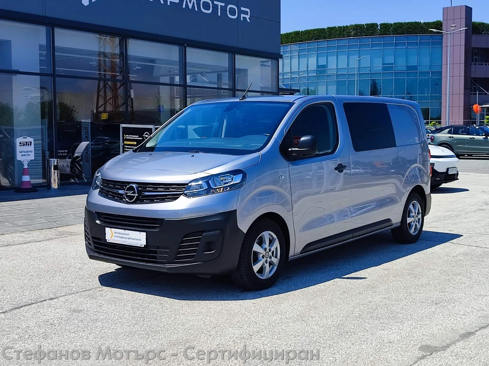 Opel Vivaro Товаропътнически M Edition 2.0 Diesel (149hp) MT6, снимка 3 - Бусове и автобуси - 54710264