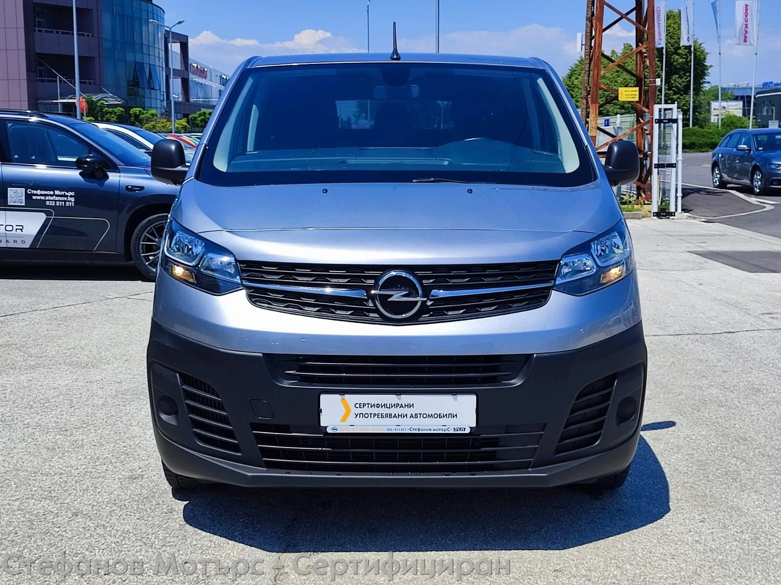 Opel Vivaro Товаропътнически M Edition 2.0 Diesel (149hp) MT6, снимка 2 - Бусове и автобуси - 54710264