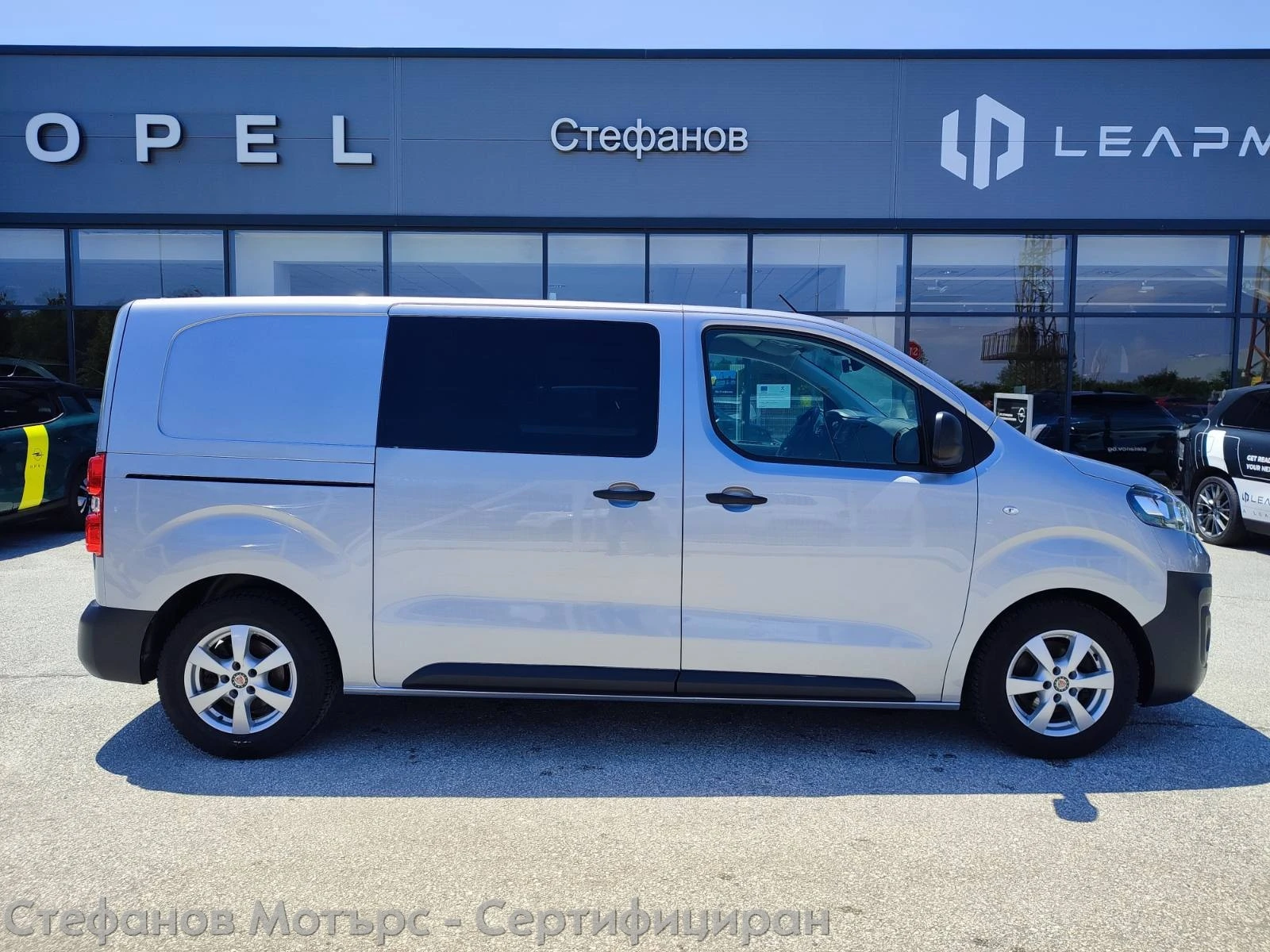 Opel Vivaro Товаропътнически M Edition 2.0 Diesel (149hp) MT6, снимка 5 - Бусове и автобуси - 54710264
