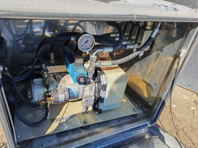 Хидравлична станция на 24волта, снимка 2 - Части - 54122452