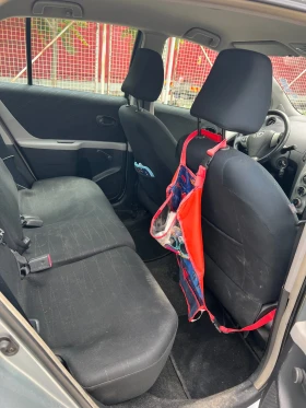 Toyota Yaris 1.4 D4D 90 кс автомат + зимни гуми, снимка 7