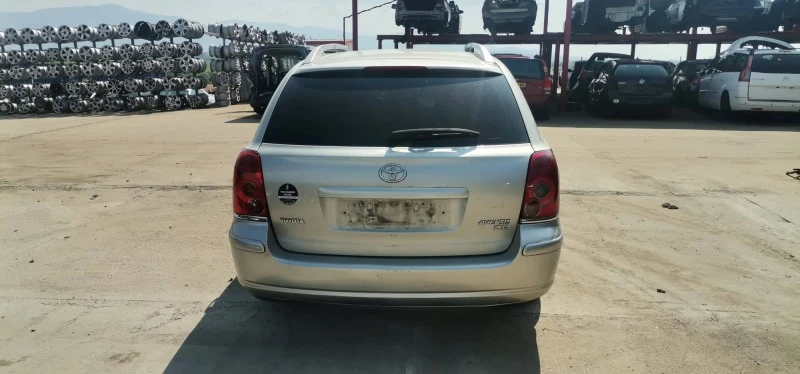 Toyota Avensis 2.0, снимка 3 - Автомобили и джипове - 41318108