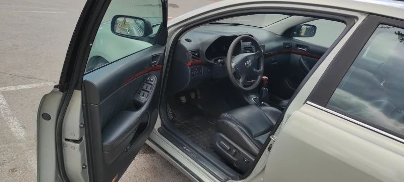 Toyota Avensis, снимка 2 - Автомобили и джипове - 47459707