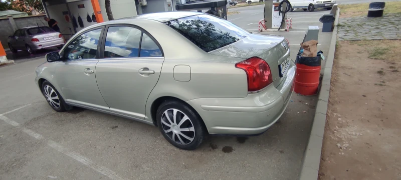 Toyota Avensis, снимка 10 - Автомобили и джипове - 47459707