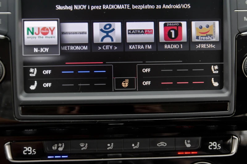 VW Passat B8, 2.0 tdi, снимка 13 - Автомобили и джипове - 52357034