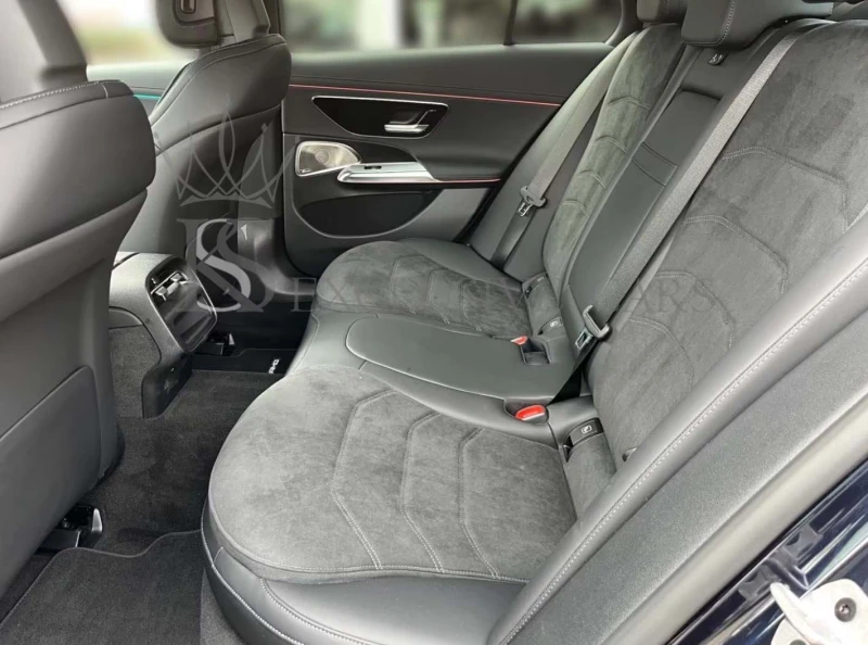 Mercedes-Benz E 220 AMG* BURMESTER 4D* SUPERSCREEN* 360* , снимка 9 - Автомобили и джипове - 51352758