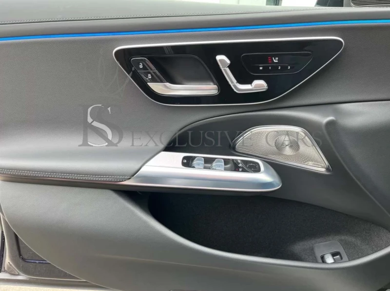 Mercedes-Benz E 220 AMG* BURMESTER 4D* SUPERSCREEN* 360* , снимка 4 - Автомобили и джипове - 51352758