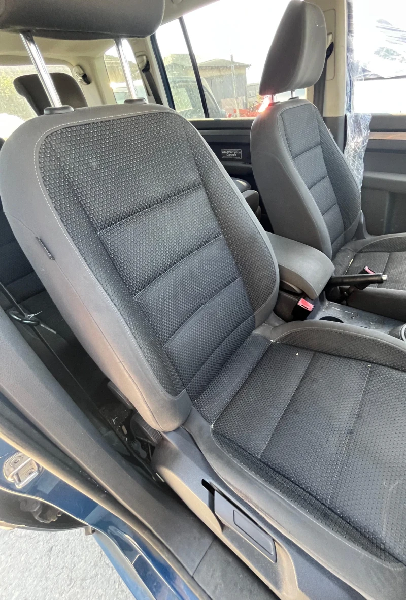 VW Touran 1.6tdi cay ръчка, снимка 7 - Автомобили и джипове - 51498223