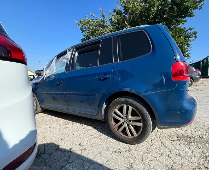 VW Touran 1.6tdi cay ръчка, снимка 8 - Автомобили и джипове - 51498223