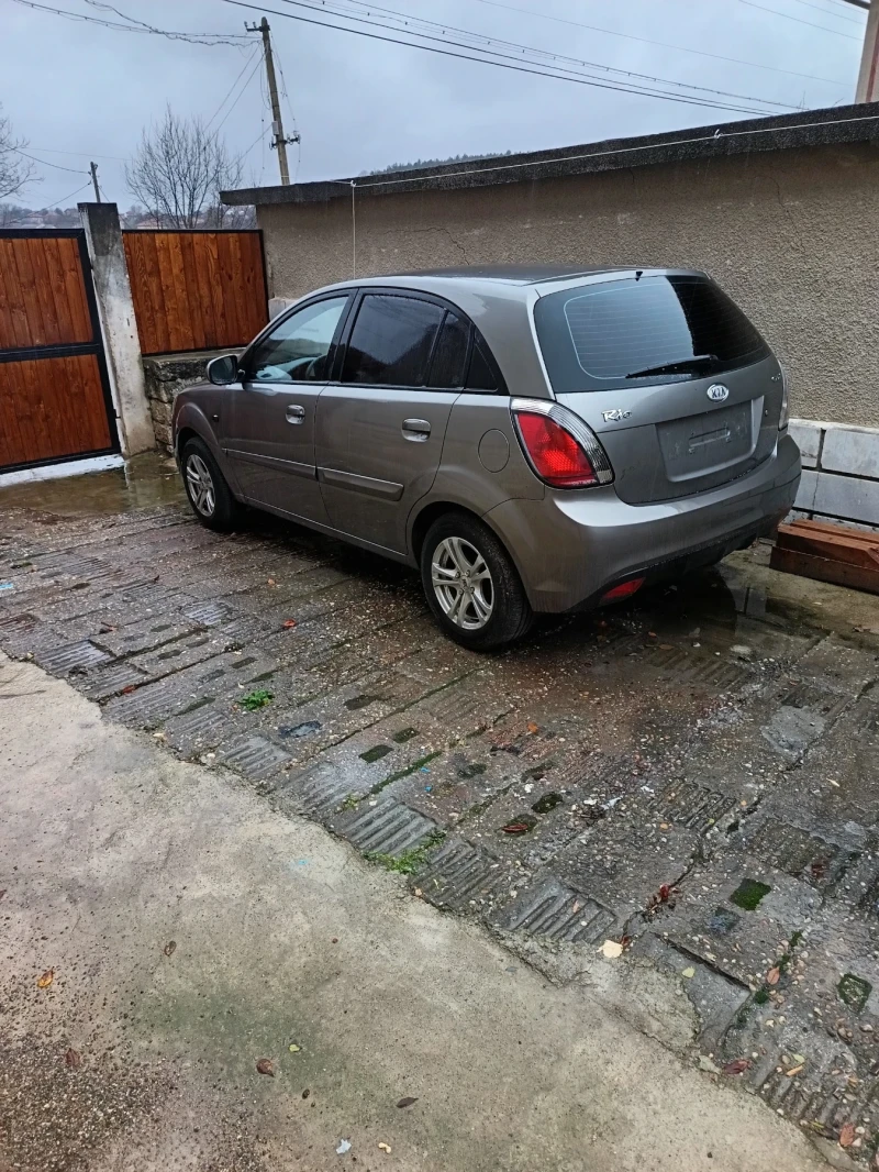 Kia Rio 1.5crdi, снимка 2 - Автомобили и джипове - 52950533