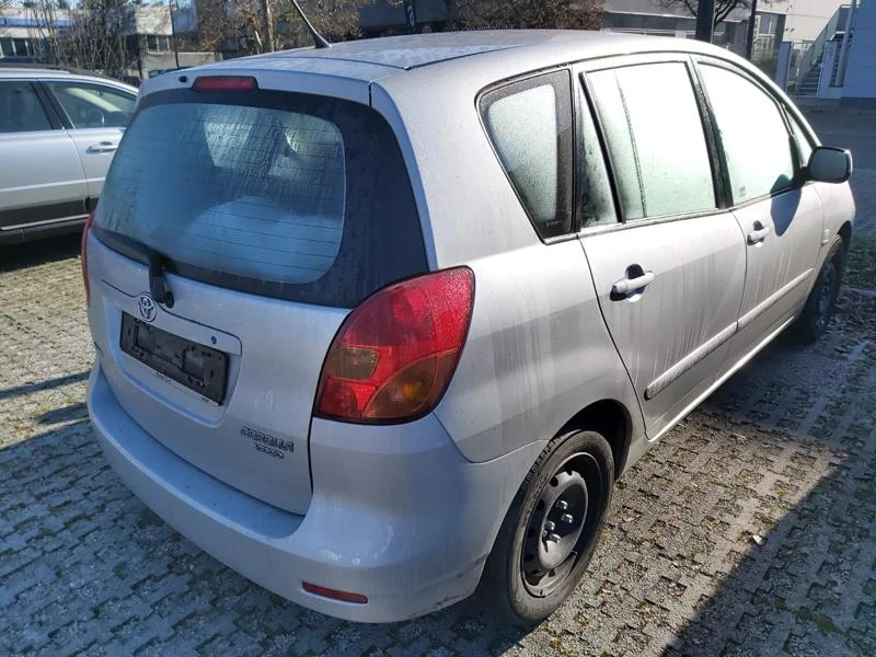 Toyota Corolla verso 2.0 D4D, снимка 2 - Автомобили и джипове - 28498772