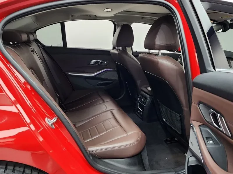 BMW 330 I Luxury, снимка 12 - Автомобили и джипове - 55141766