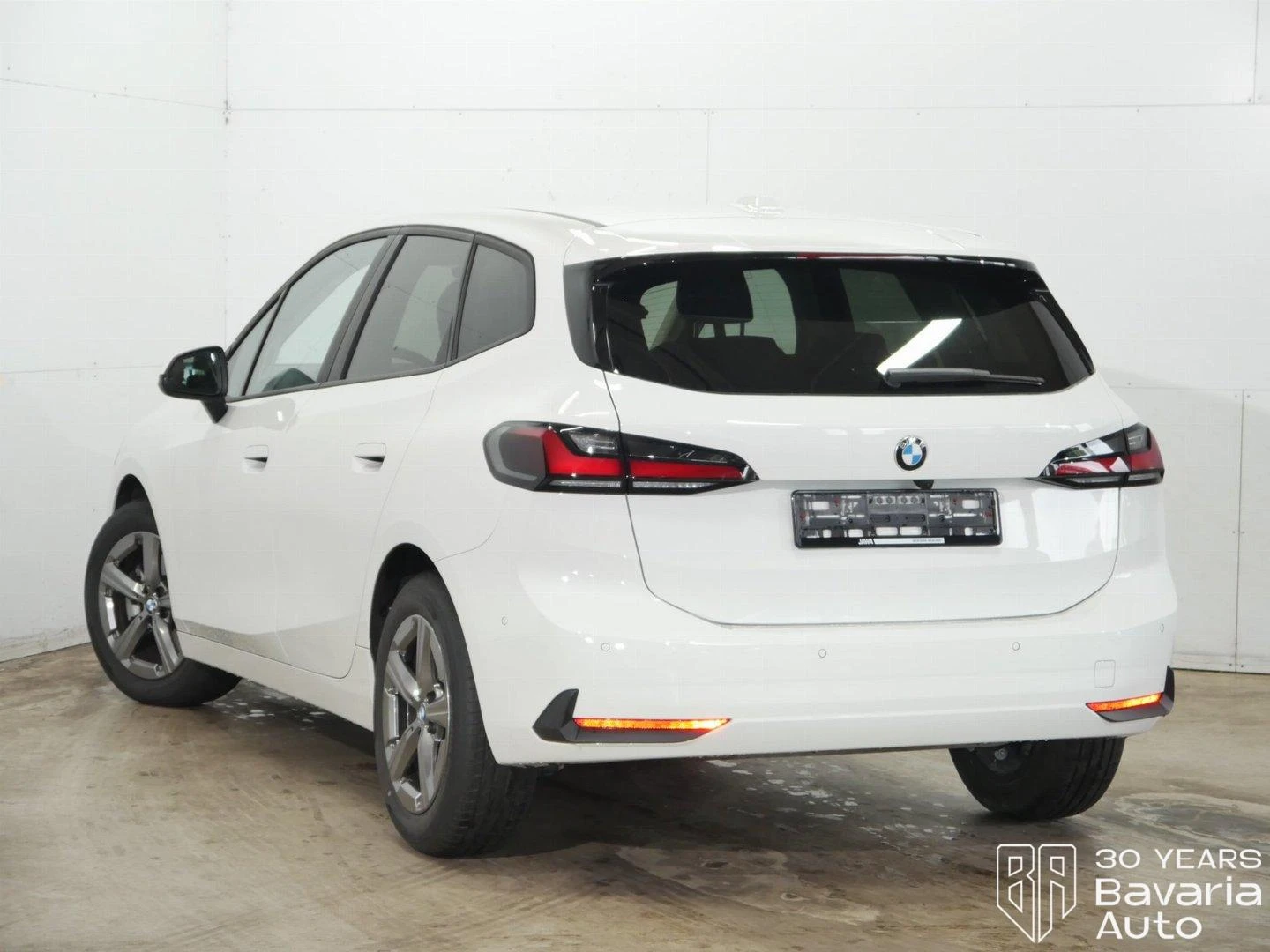 BMW 218 i Active Tourer Steptronic - изображение 2