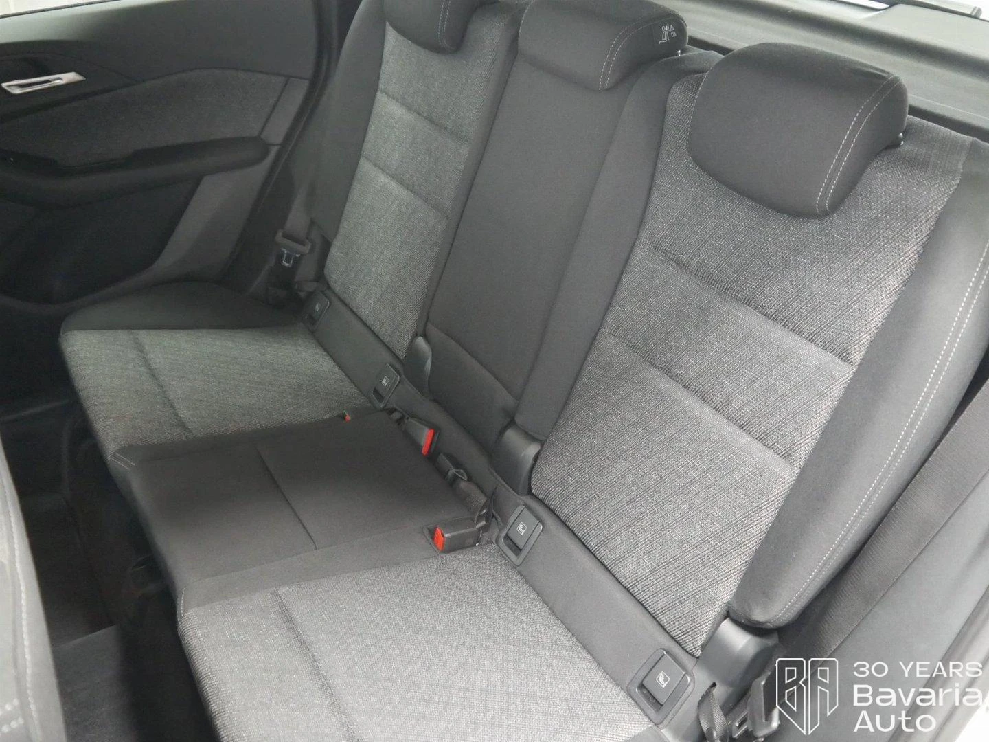 BMW 218 i Active Tourer Steptronic - изображение 8