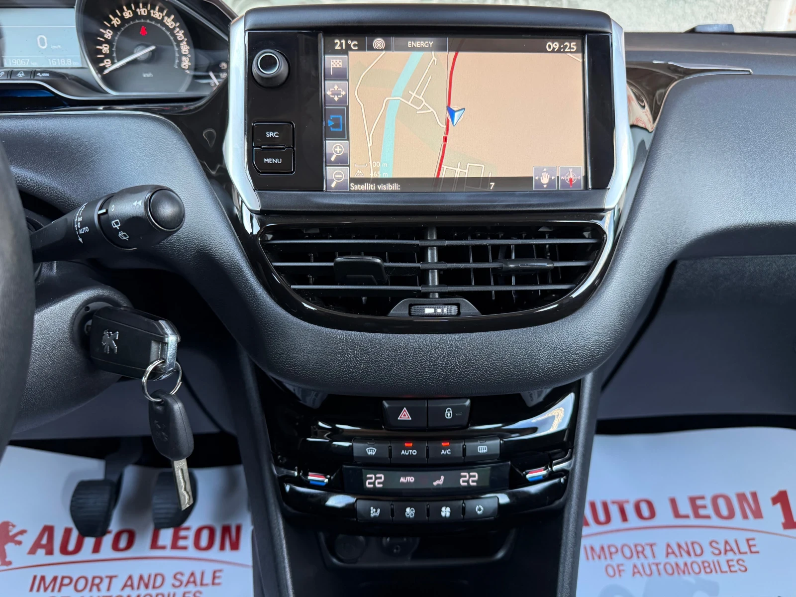 Peugeot 208 1.2i TOP TOP TOP - изображение 10