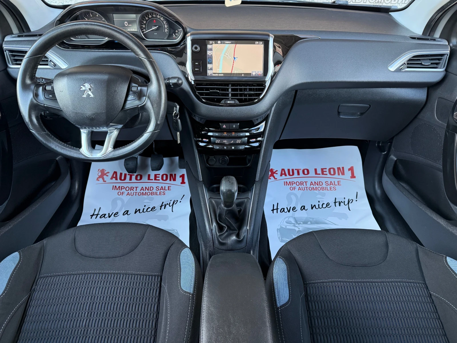Peugeot 208 1.2i TOP TOP TOP - изображение 8