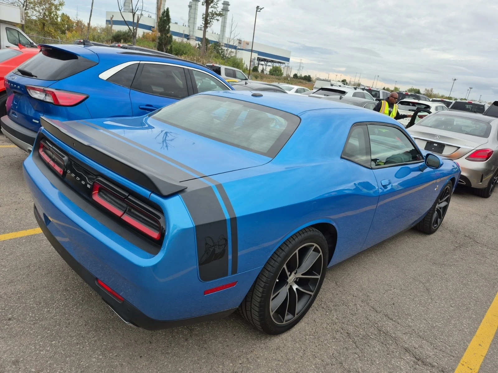 Dodge Challenger SCAT PACK SHAKER * * CARFAX * * АВТО КРЕДИТ * *  - изображение 3