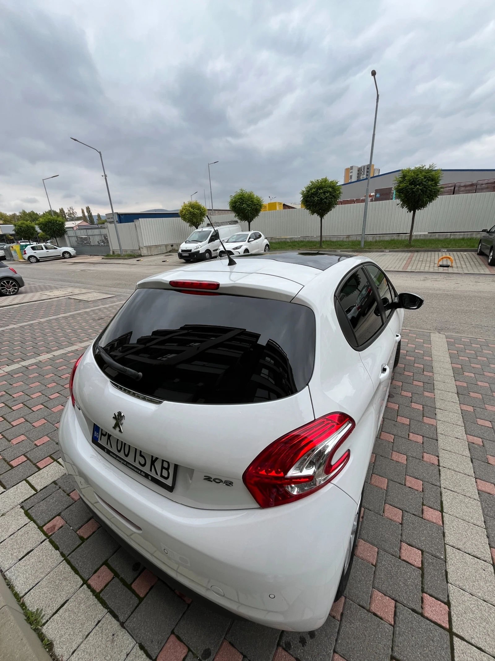 Peugeot 208 1.6 HDI Панорама - изображение 4