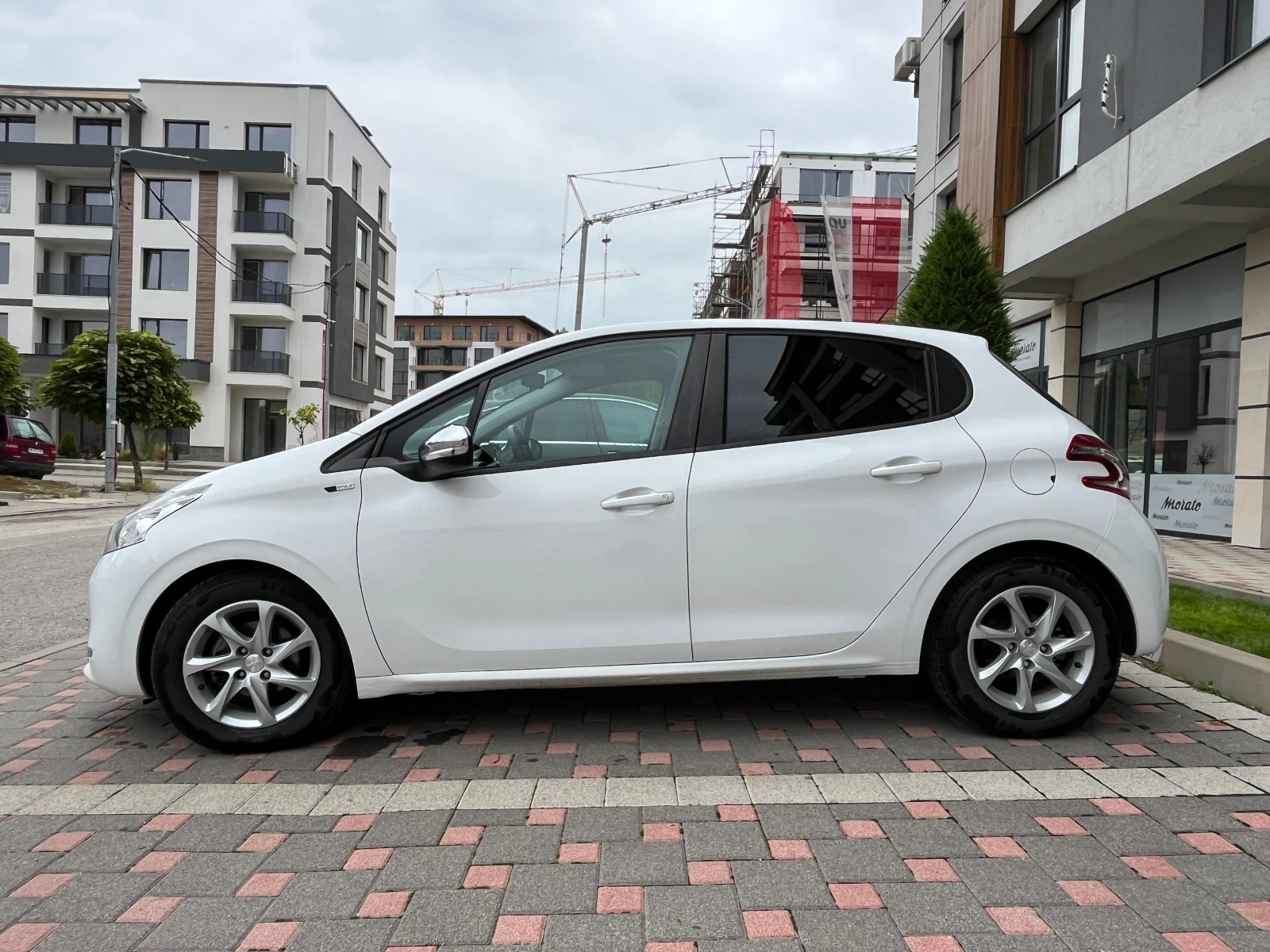Peugeot 208 1.6 HDI Панорама - изображение 2