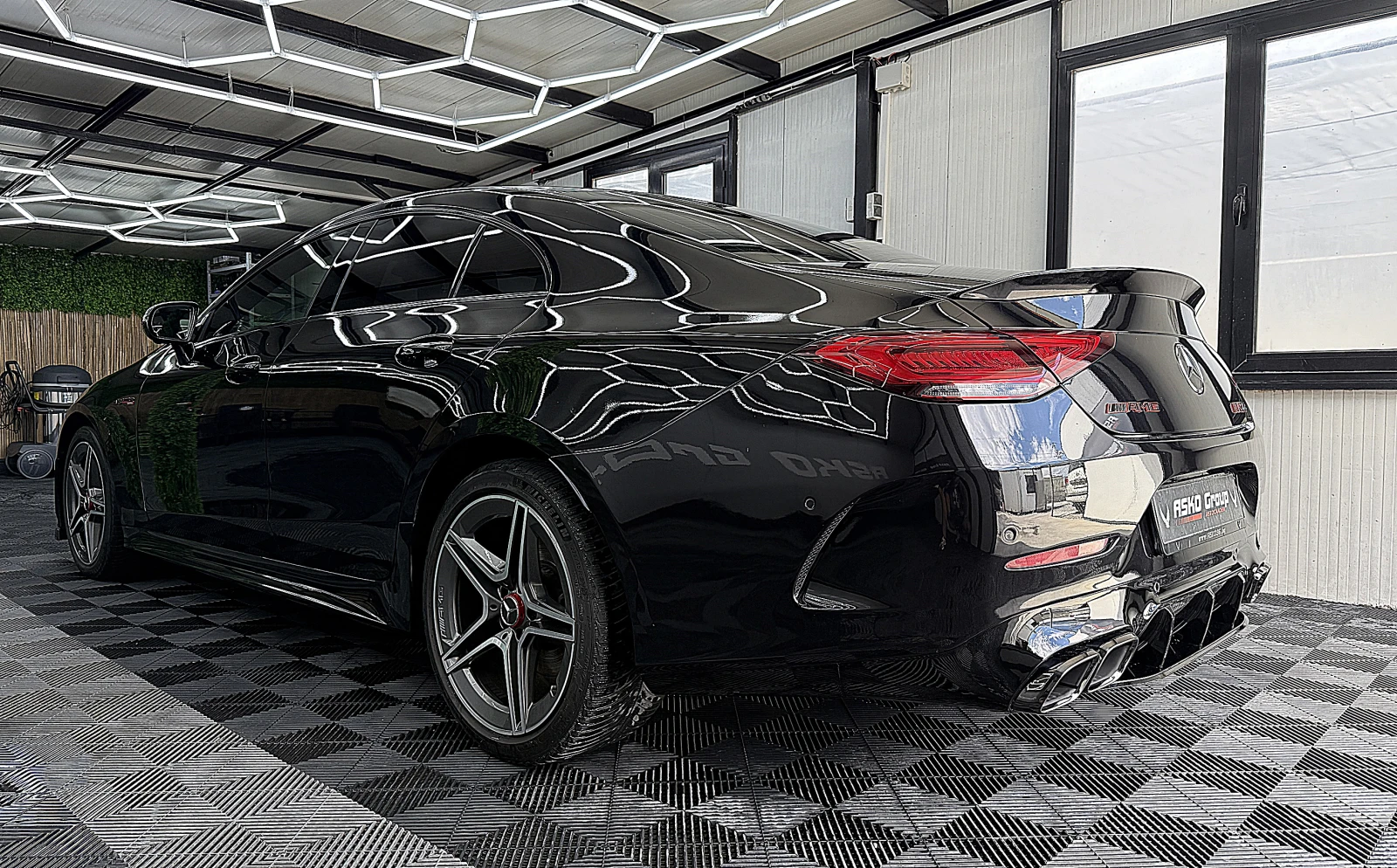 Mercedes-Benz CLS 400 AMG/4-MATIC/ПОДГРЕВ ОБДУХВАНЕ ГЕРМАНИЯ ЛИЗИНГ, снимка 4 - Автомобили и джипове - 52142057