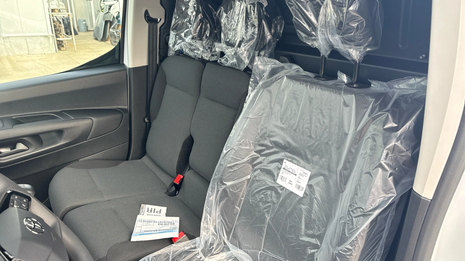 Toyota Proace City VAN L2 Com. Plus 2+ 1 | Mobile.bg   12