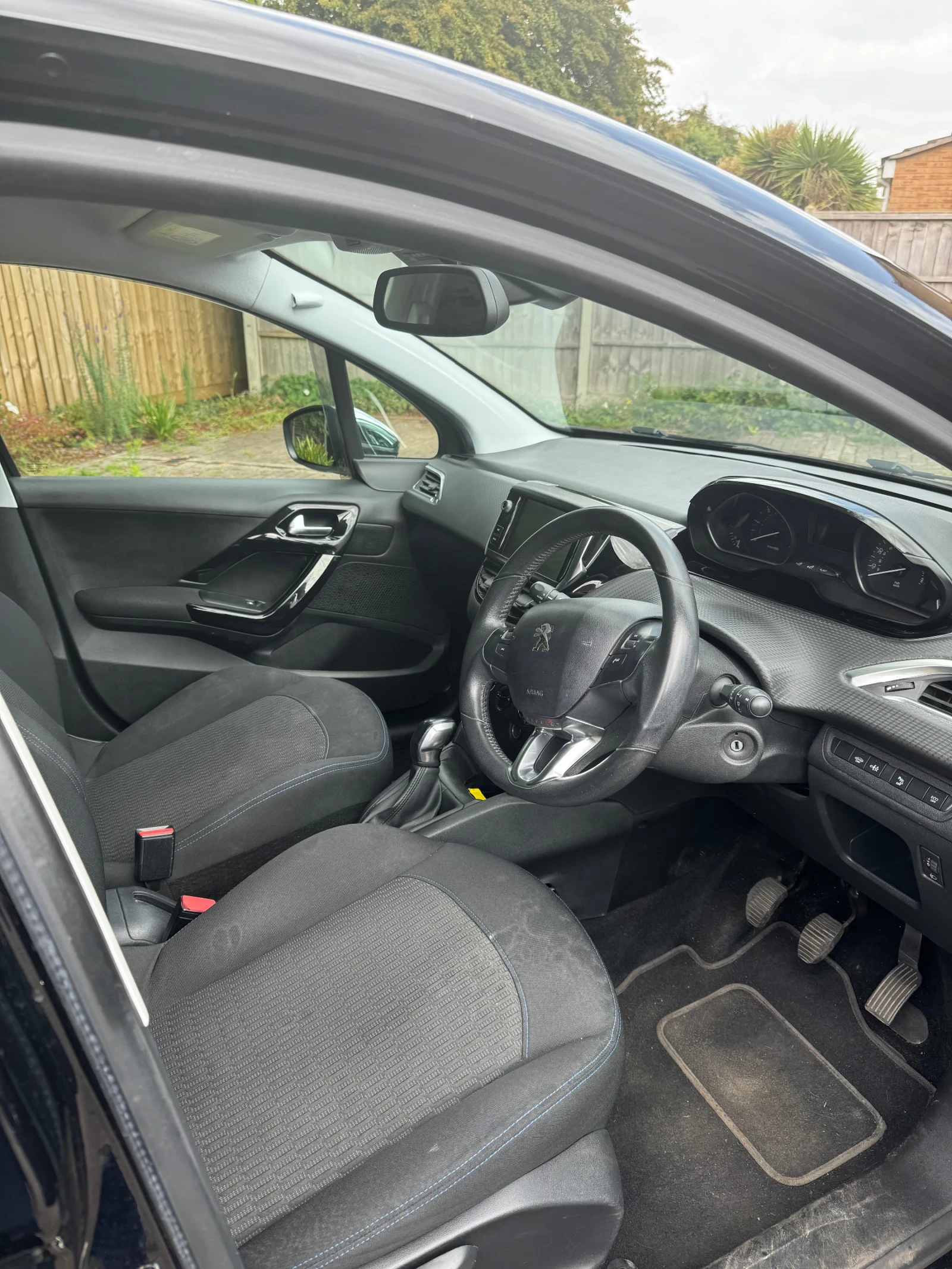 Peugeot 208 | Mobile.bg   5