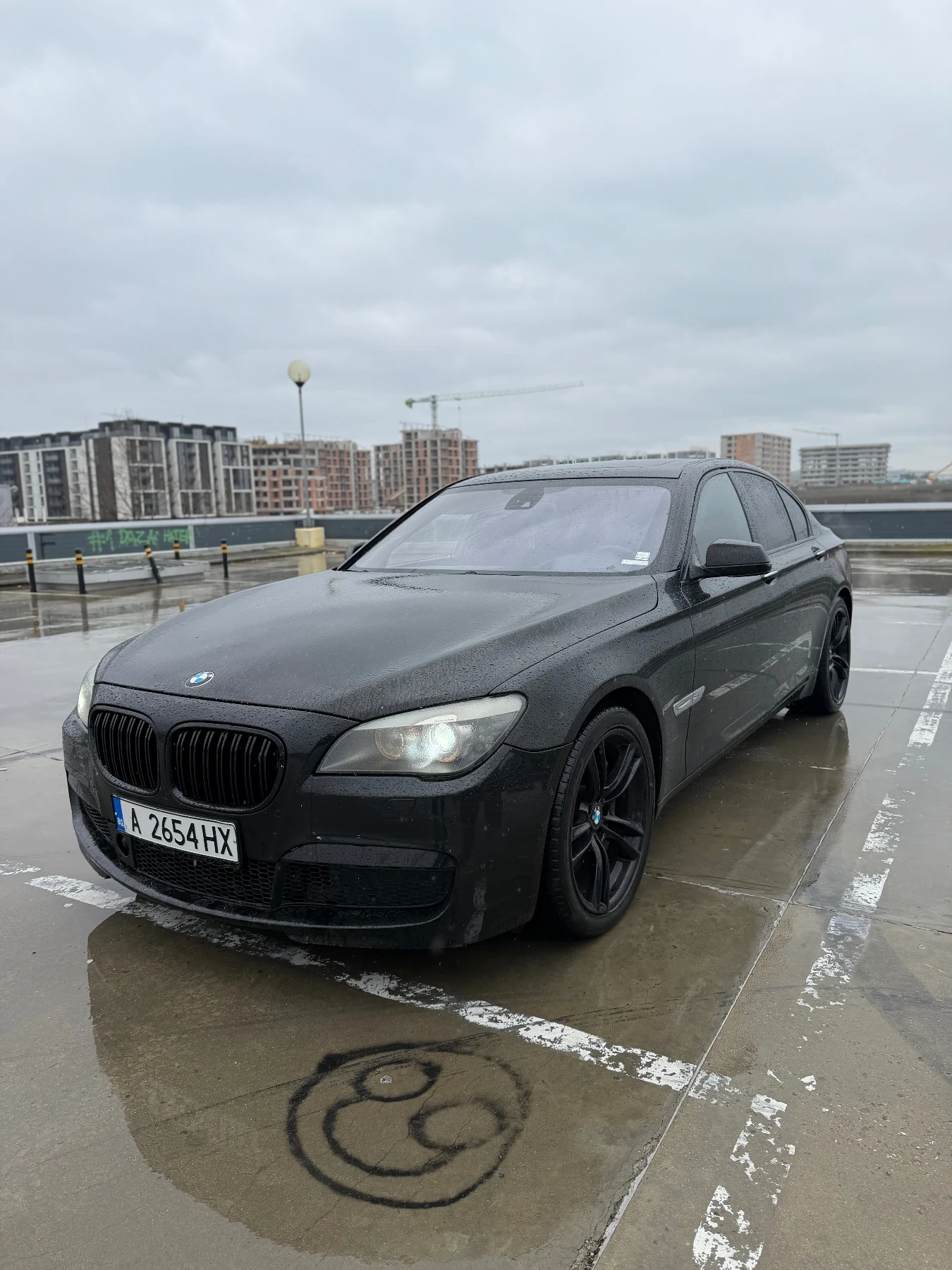 BMW 750 Li = дълга база