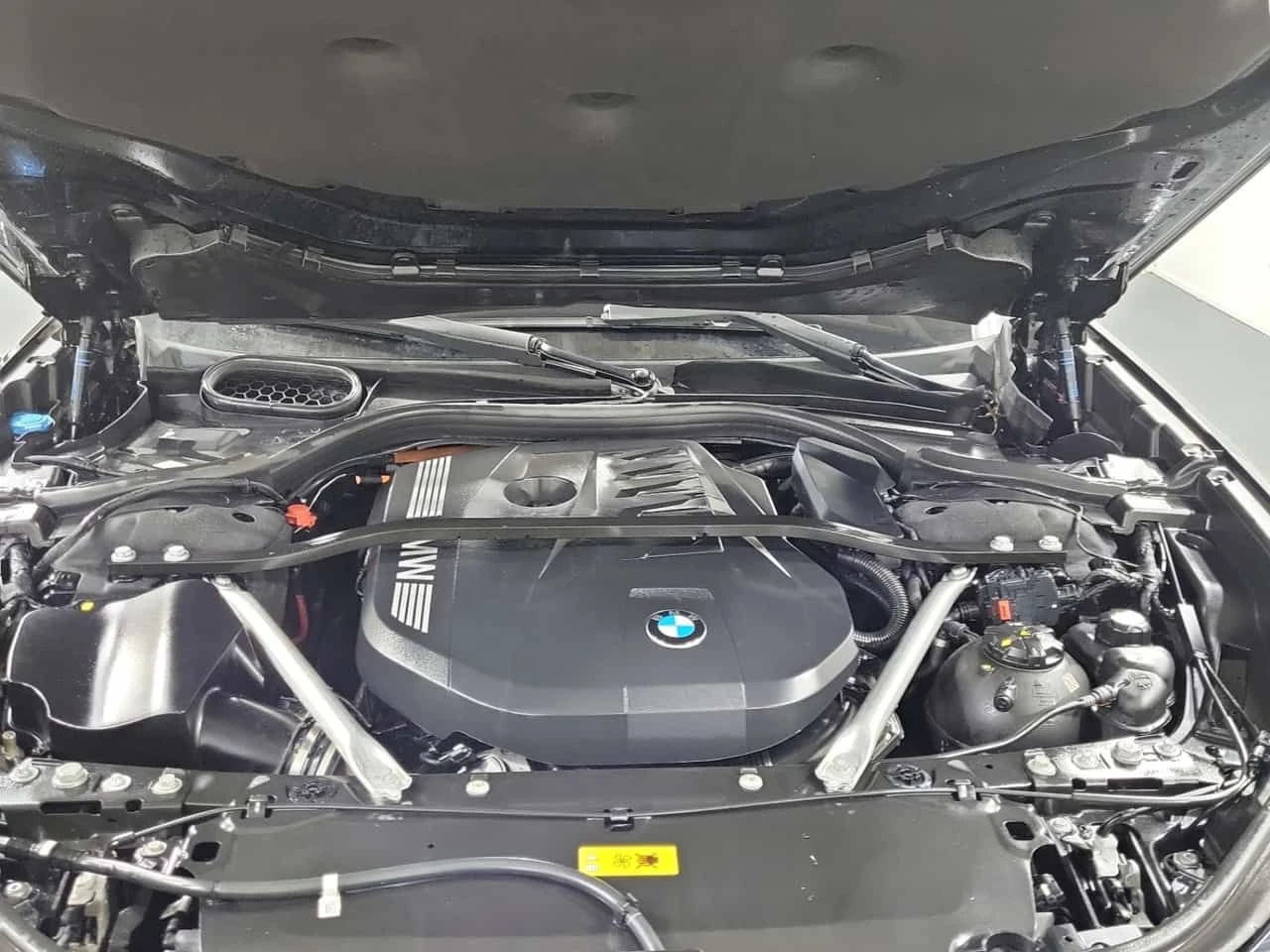 BMW 750 xDrive* Plug In Hybrid * CARFAX * , снимка 15 - Автомобили и джипове - 53991291