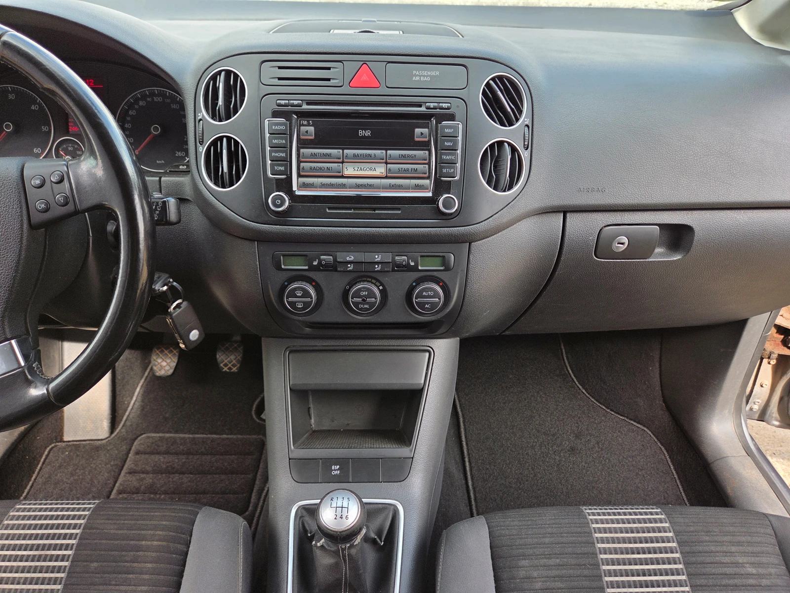 VW Golf Plus 2.0, снимка 10 - Автомобили и джипове - 54083228
