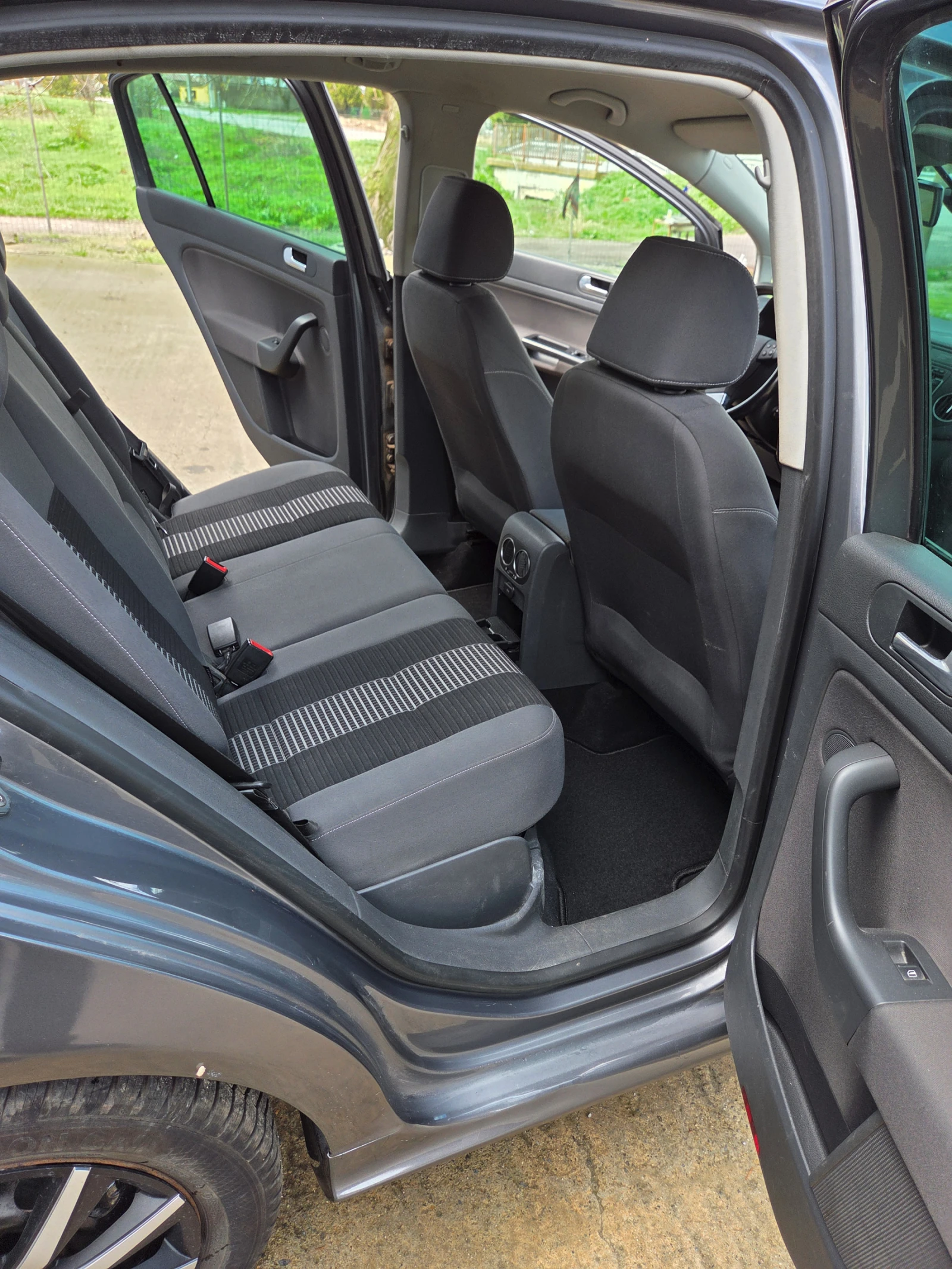 VW Golf Plus 2.0, снимка 8 - Автомобили и джипове - 54083228