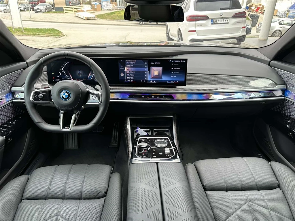 BMW 750 xDrive, снимка 7 - Автомобили и джипове - 54206731
