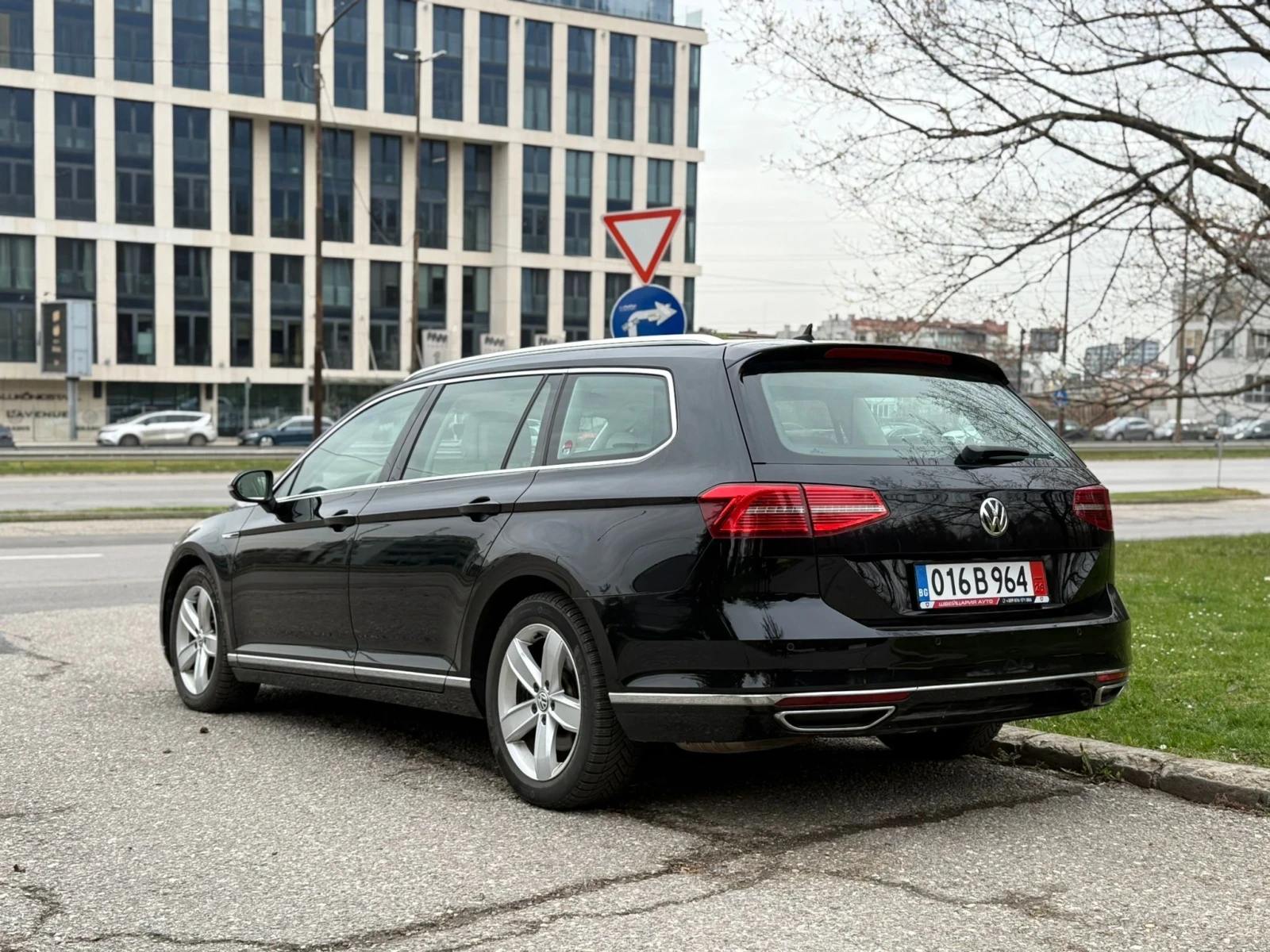 VW Passat Всички екстри!240кс!4х4!, снимка 6 - Автомобили и джипове - 54221370