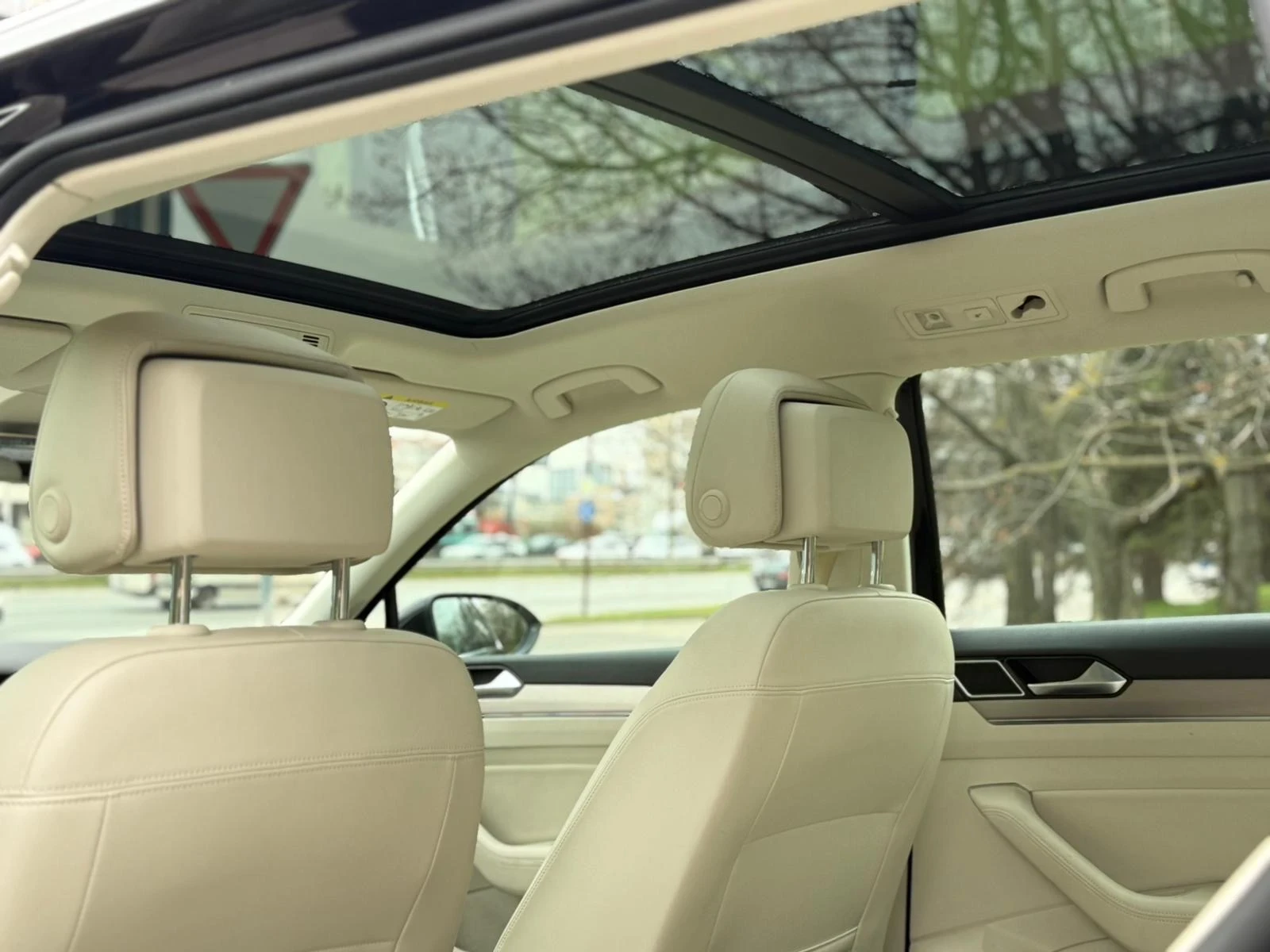 VW Passat Всички екстри!240кс!4х4!, снимка 13 - Автомобили и джипове - 54221370