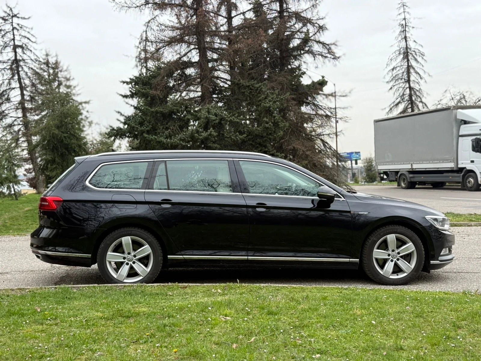 VW Passat Всички екстри!240кс!4х4!, снимка 8 - Автомобили и джипове - 54221370