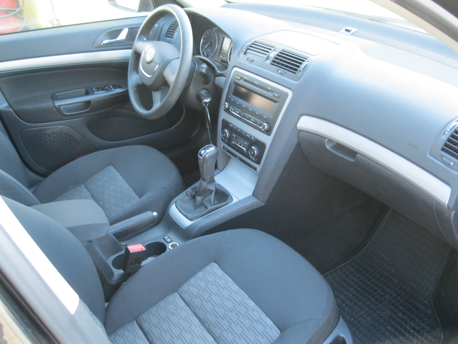 Skoda Octavia, снимка 14 - Автомобили и джипове - 54321635