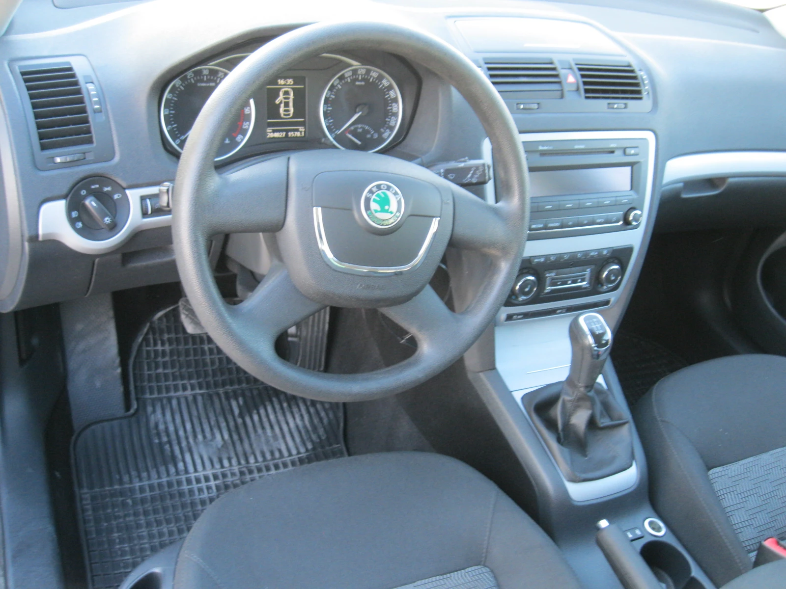 Skoda Octavia, снимка 13 - Автомобили и джипове - 54321635