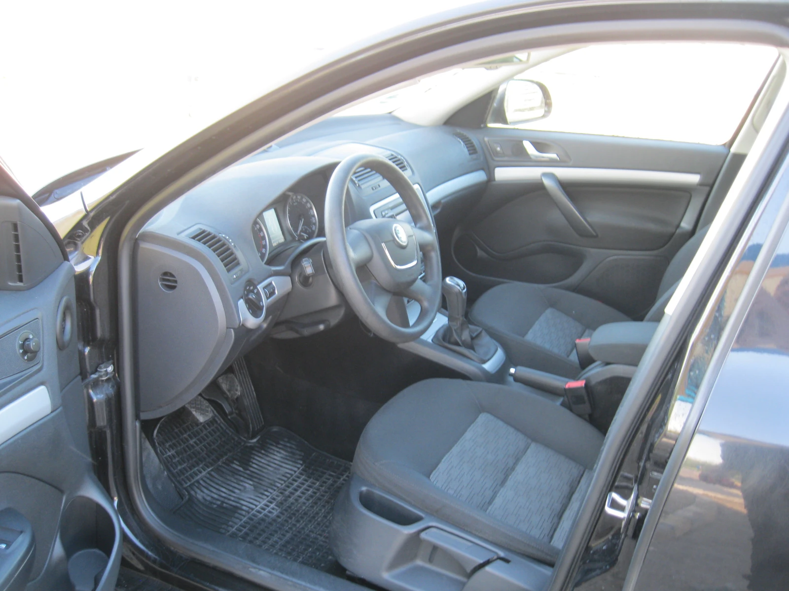 Skoda Octavia, снимка 12 - Автомобили и джипове - 54321635