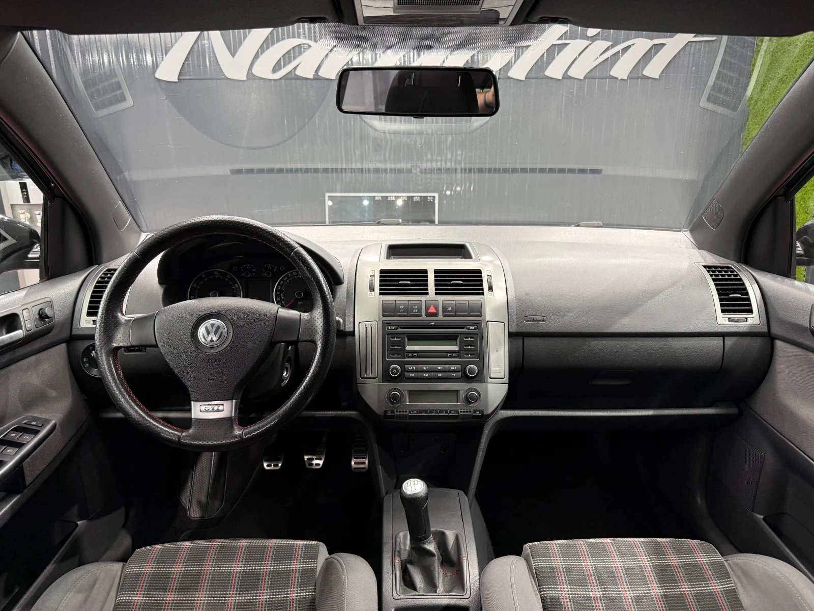 VW Polo 1.8T GTI 150кс, снимка 8 - Автомобили и джипове - 54428648