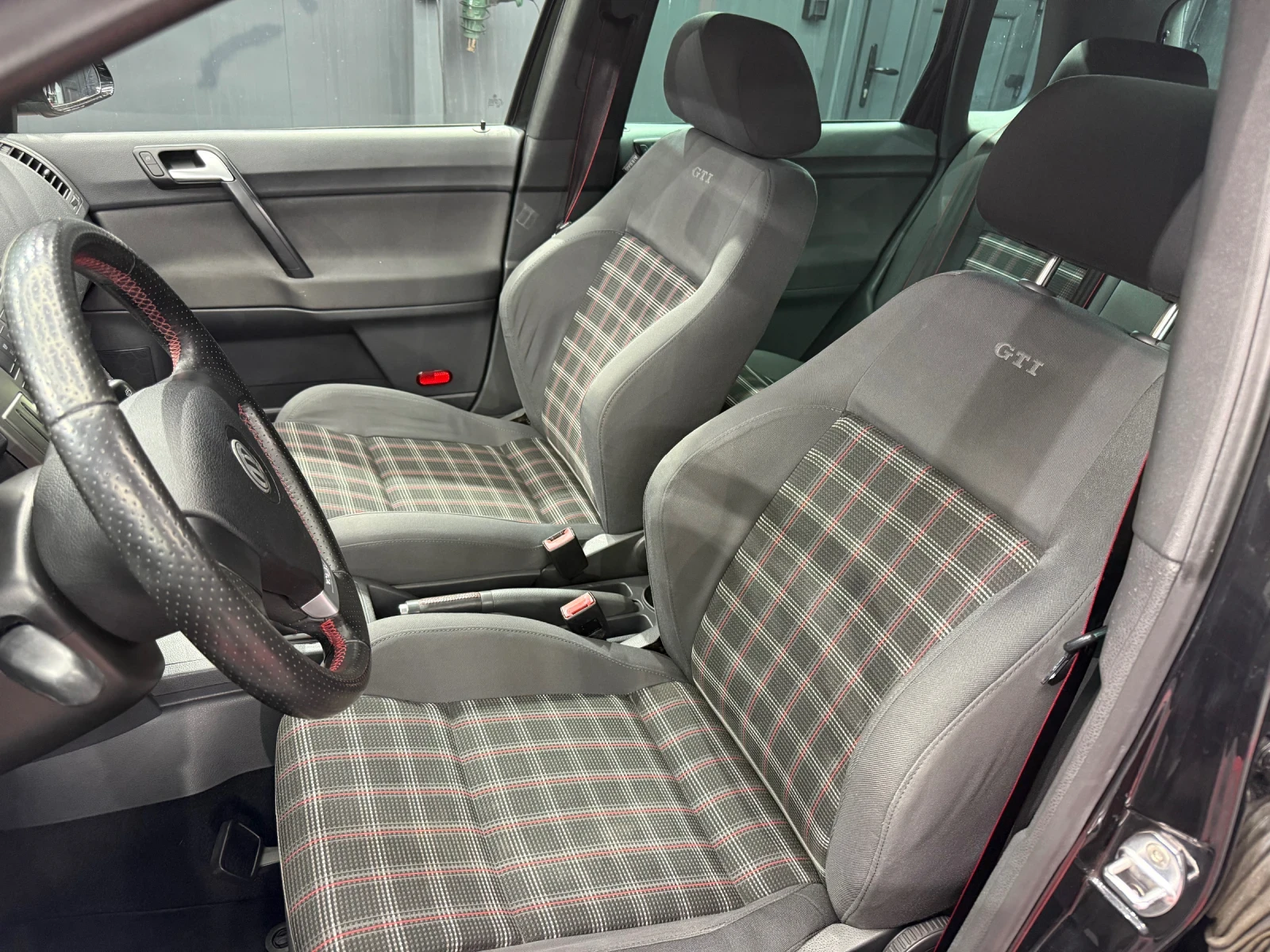 VW Polo 1.8T GTI 150кс, снимка 7 - Автомобили и джипове - 54428648