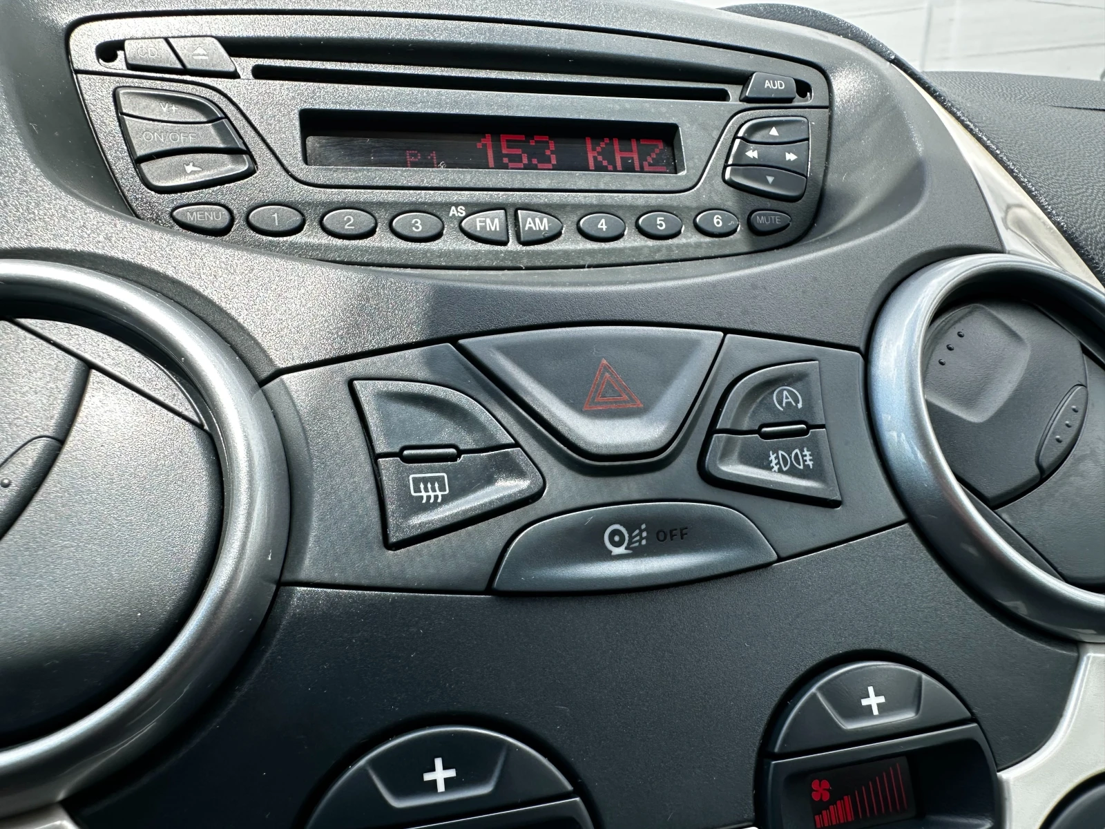 Ford Ka 1.3d 75 к.с., снимка 16 - Автомобили и джипове - 54709435