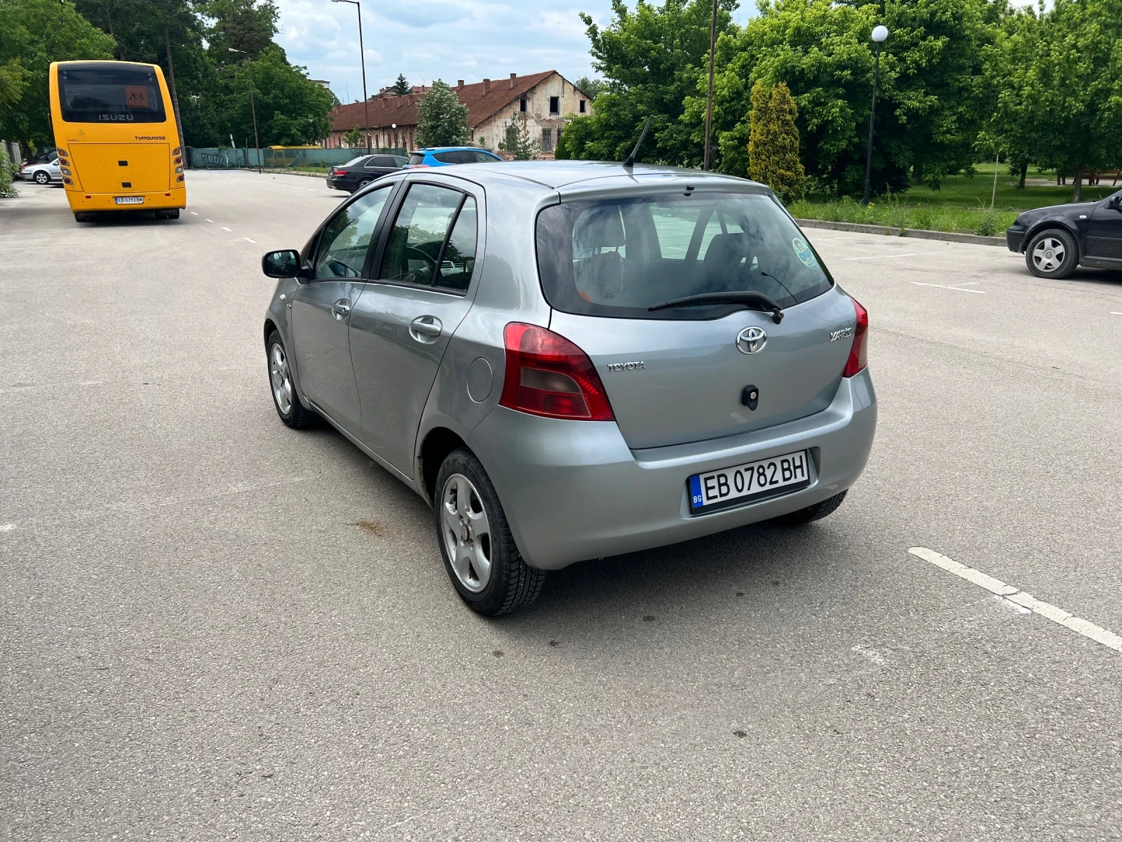 Toyota Yaris 1.4 D4D 90 кс автомат + зимни гуми
